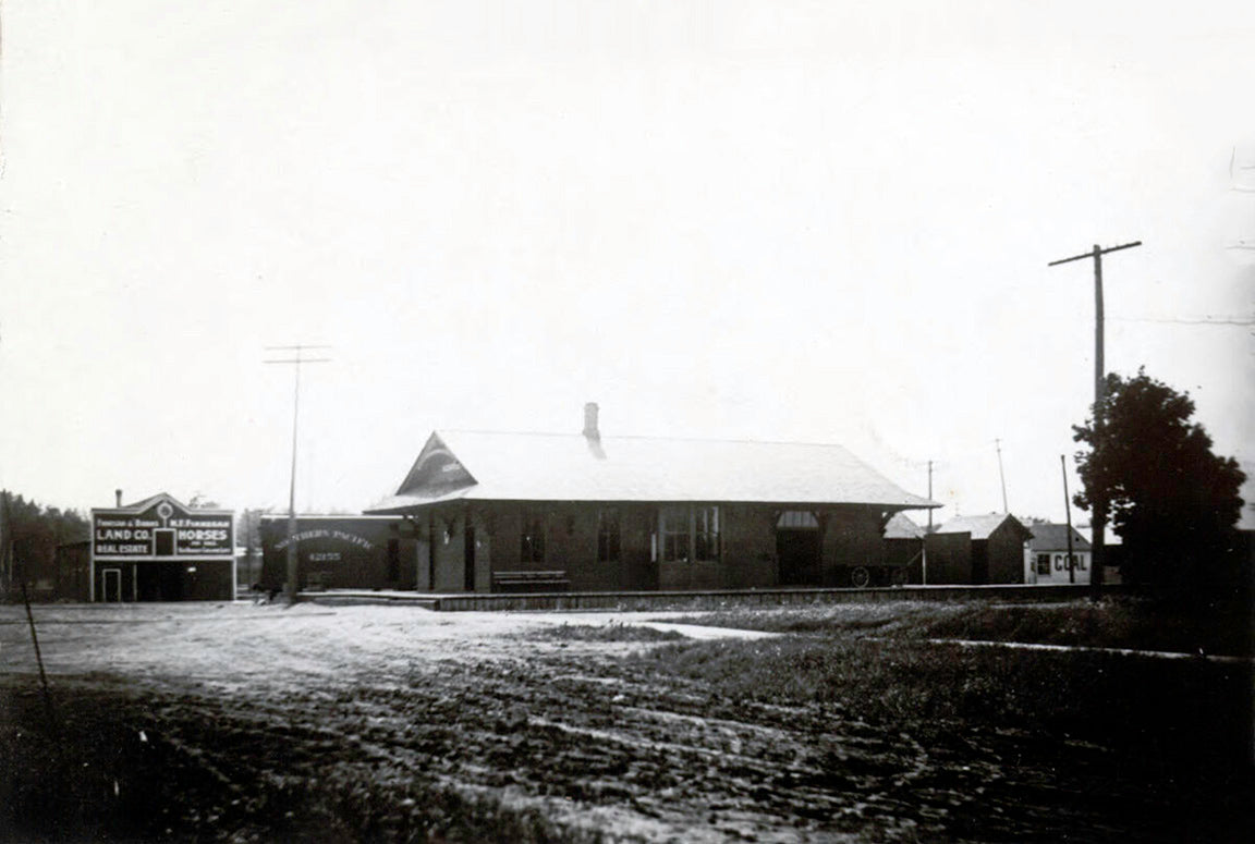 Northern Pacific Depot, Morris, Minnesota, 1910 Print